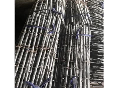 三段式止水螺杆